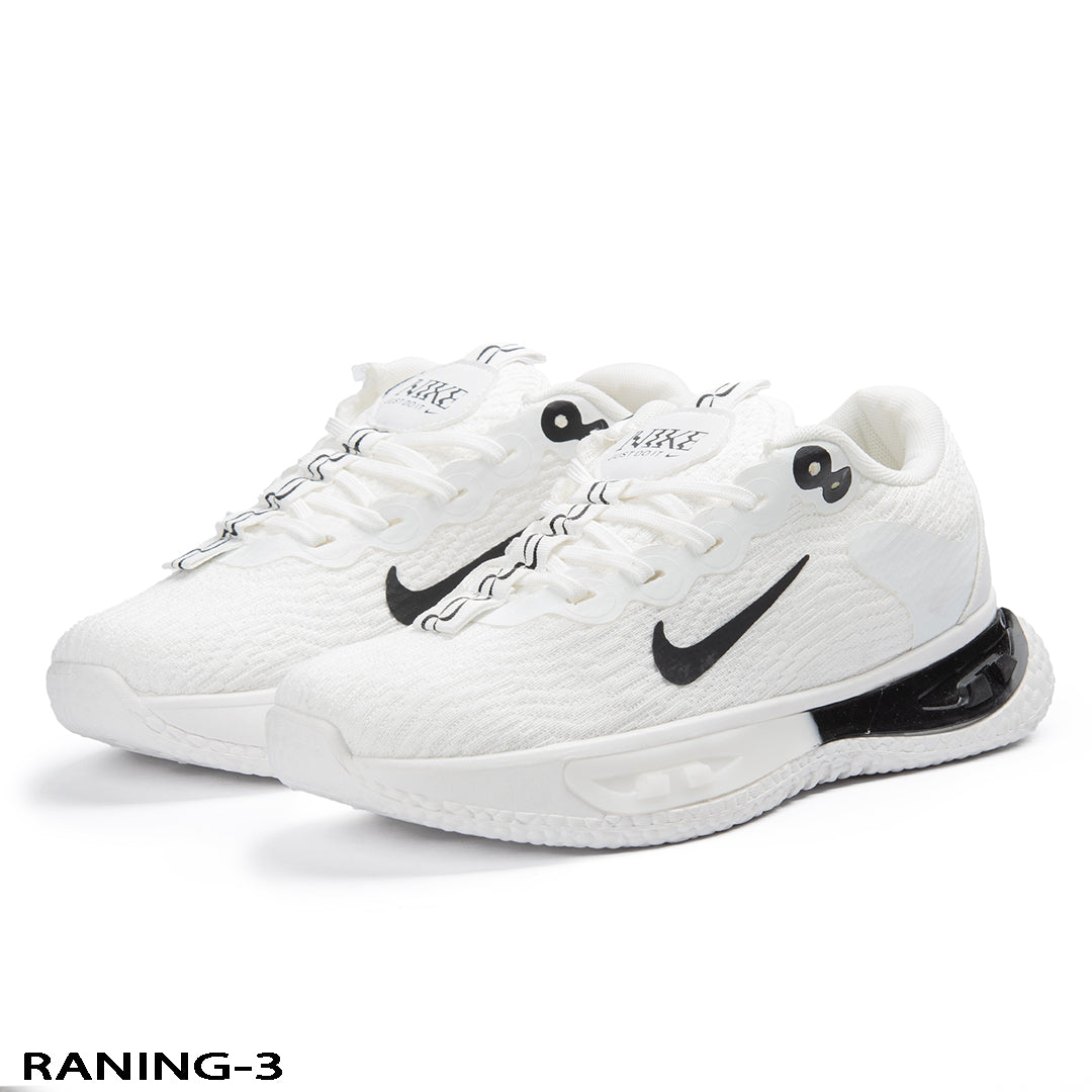 Lightweight cushioned sneakers – RANING