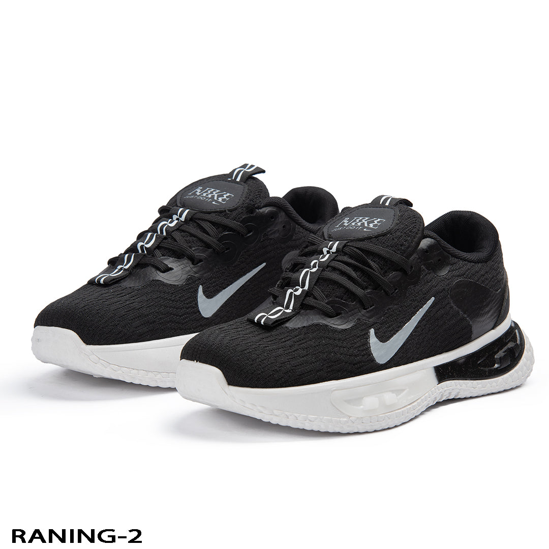 Lightweight cushioned sneakers – RANING