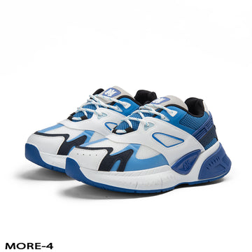 MORE Sneaker Premium