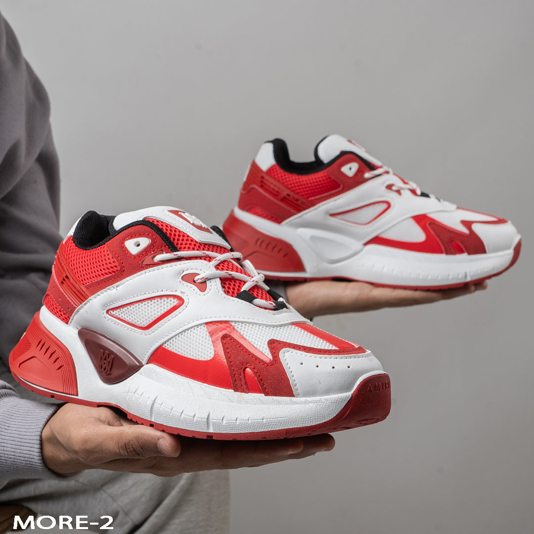 MORE Sneaker Premium