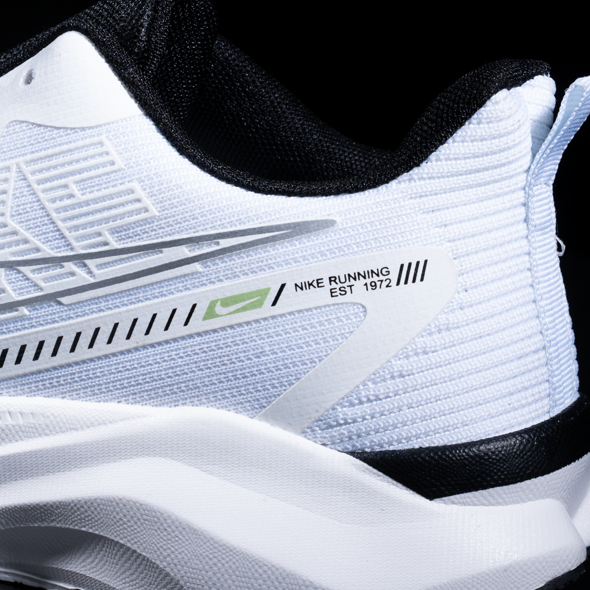 Athletic Sneaker VEV3