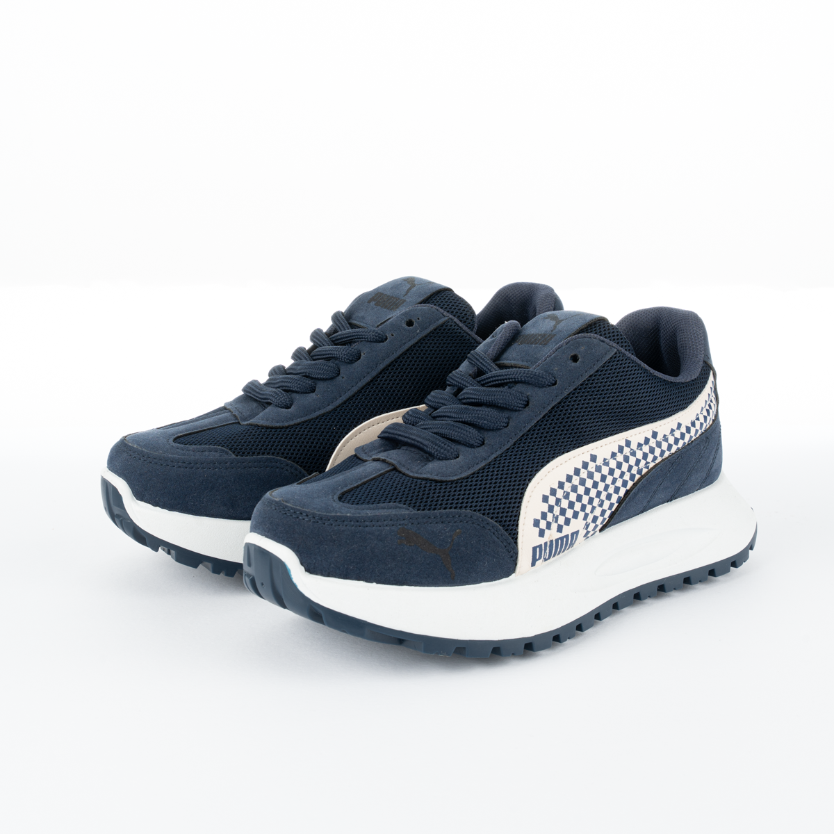 Women’s Fabric Sneaker SV102